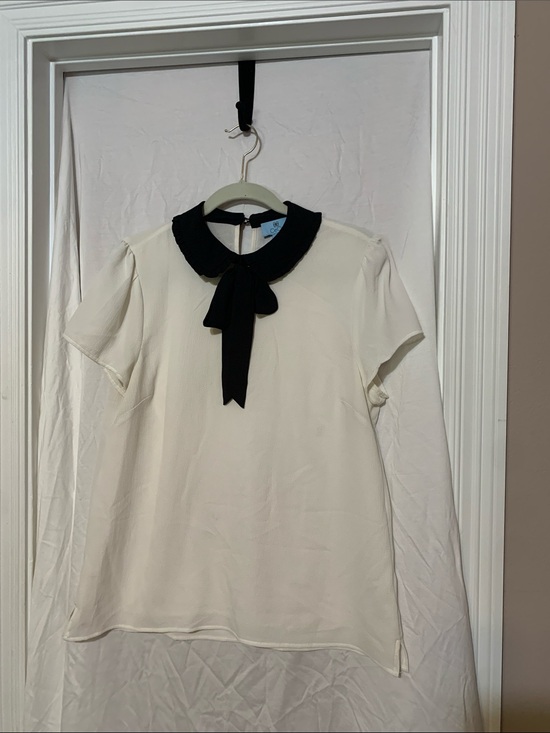 CeCe Tops - Cece white short sleeve blouse Peter Pan collar with black bow